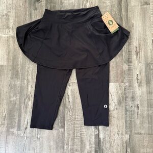 Dona Jo Brand Sports Skirt with Cropped Leggings.